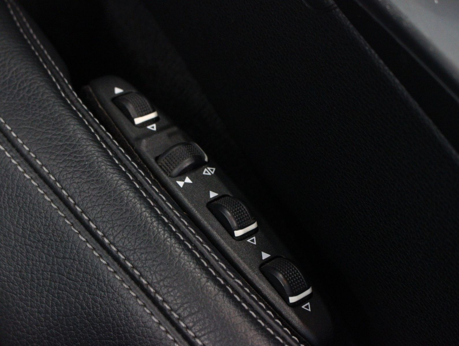 Fahrzeugabbildung Mercedes-Benz E 350 Cabriolet AMG-Line*Kamera*2.Hand