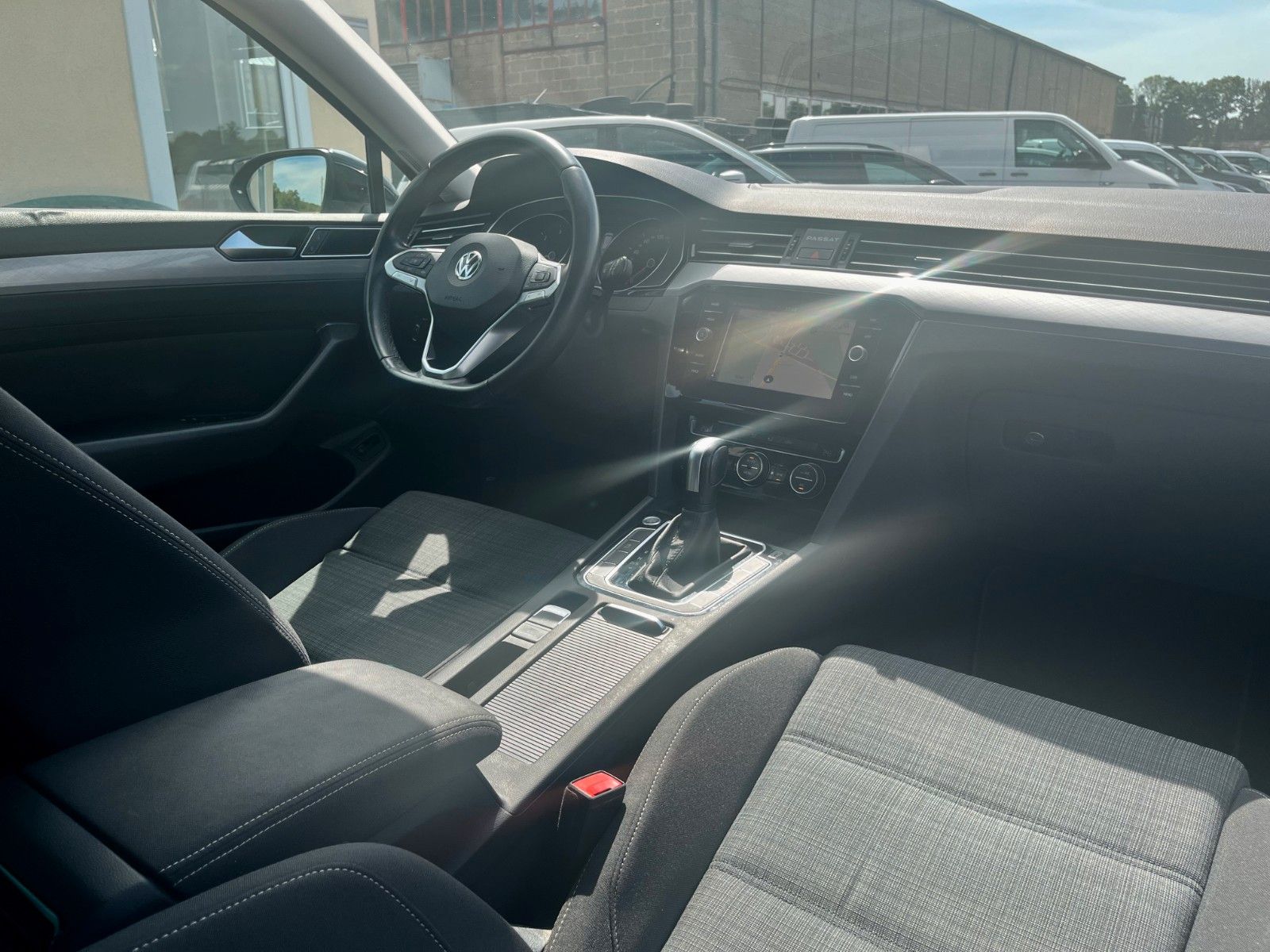 Fahrzeugabbildung Volkswagen Passat Variant 2.0 TDI Aut. Business Navi AHK AC