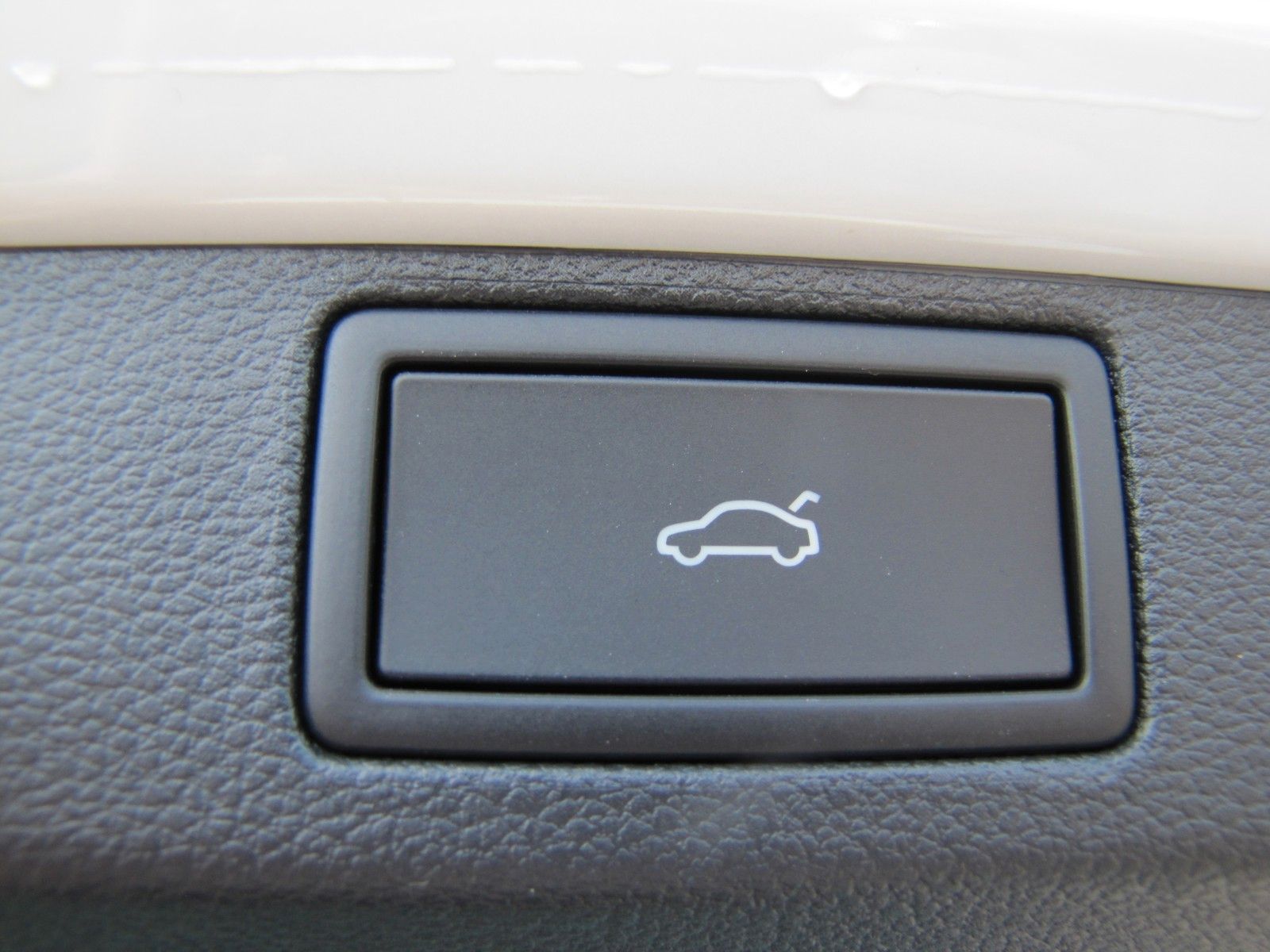 Fahrzeugabbildung SKODA Scala Tour 1.5l TSI 150PS