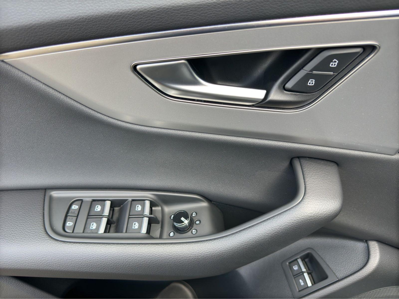 Audi Q8 45 TFSI e Q HuD OPS LED
