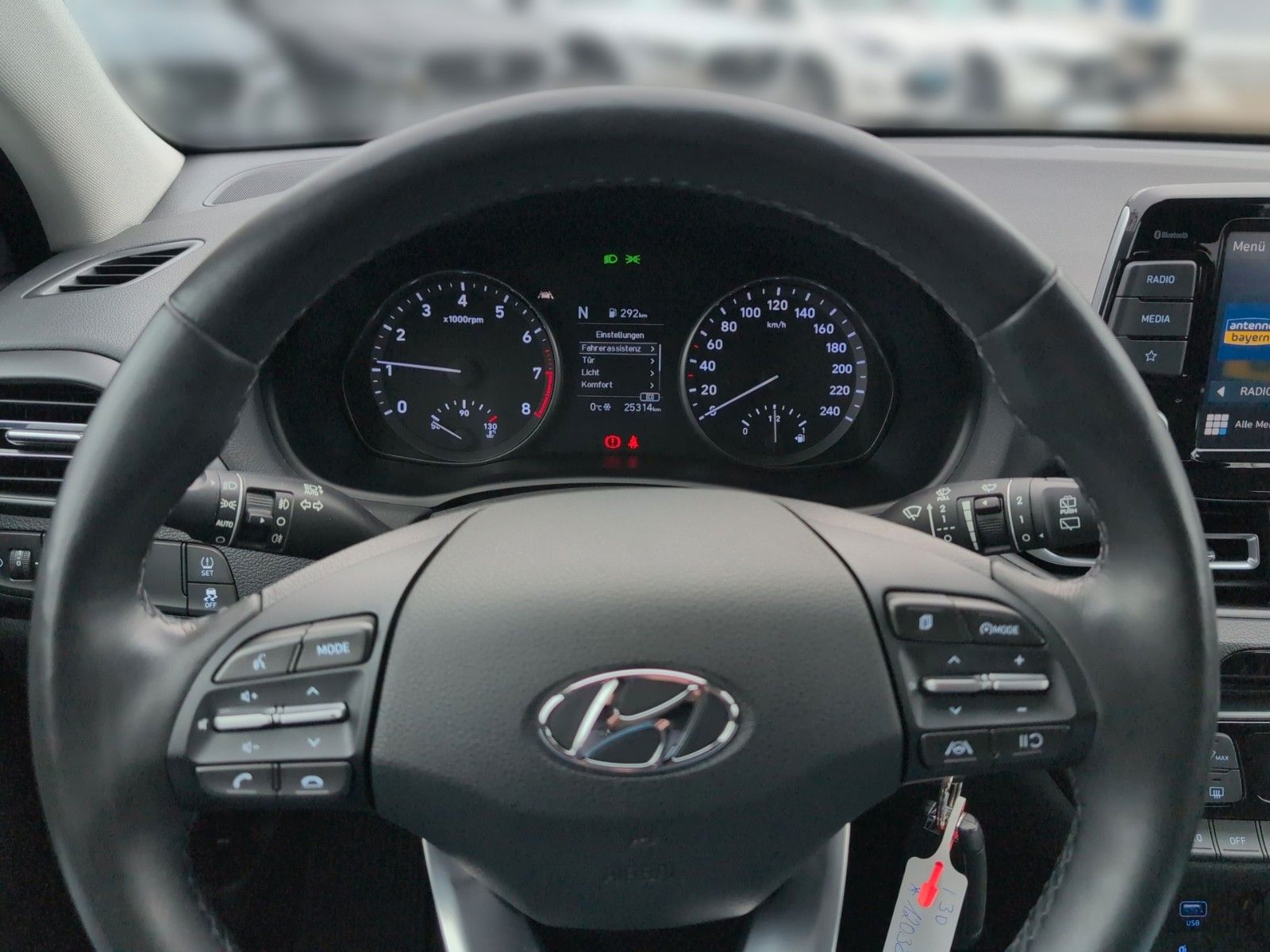Fahrzeugabbildung Hyundai i30 KOMBI 1.0T TREND KLIMAAT+SHZ+NAVI+QI+KAMERA+