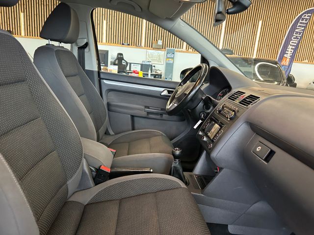 MYAUTOCENTER – Gebraucht- und Jahreswagen mit Werkstattservice in Pfaffenhofen Volkswagen Touran Comfortline *7-Sitzer*Freisprech*Klima*