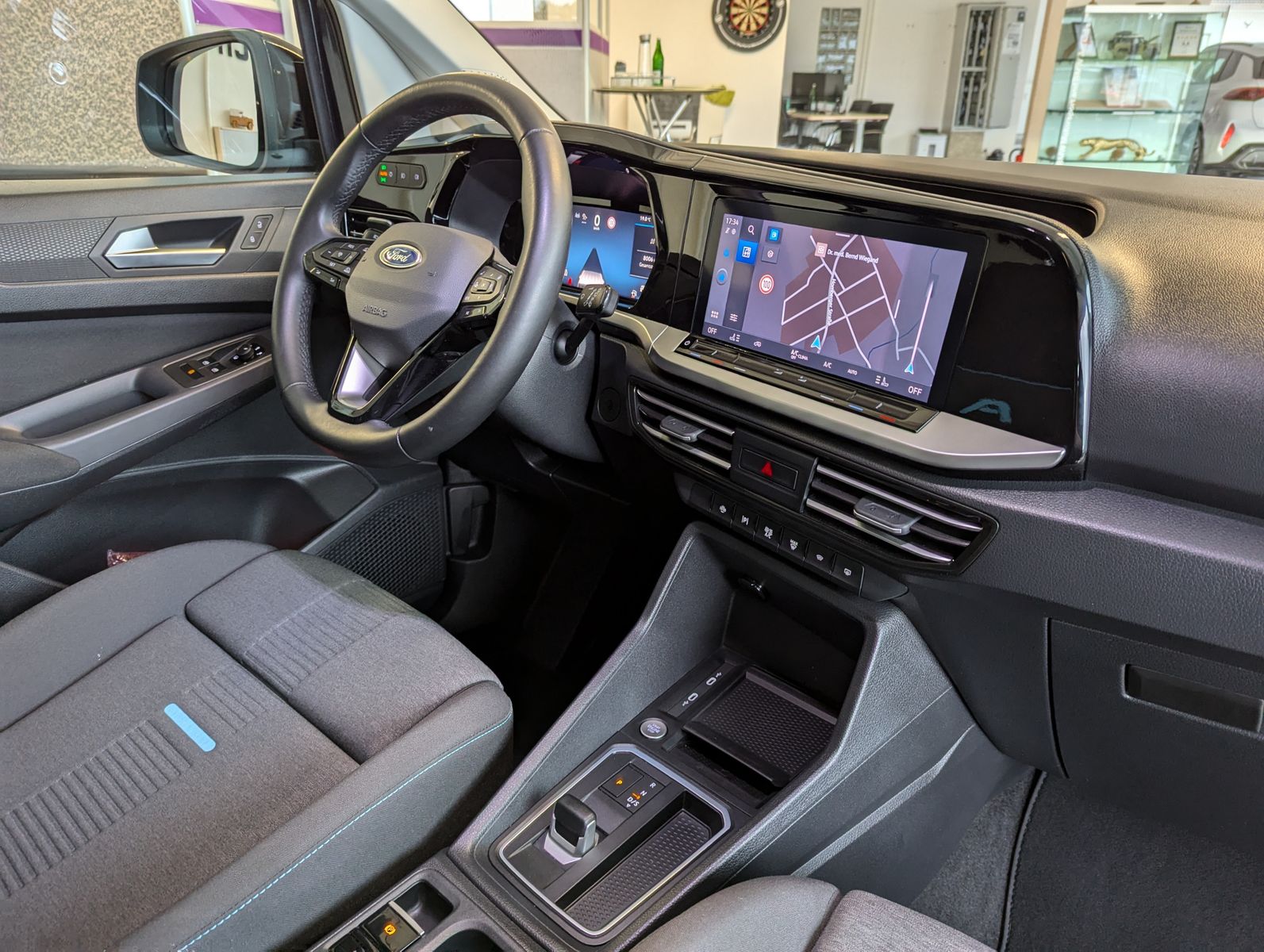 FORD Tourneo Connect L2 Active 7-Sitz Bi-LED Pano AHK - Image 10