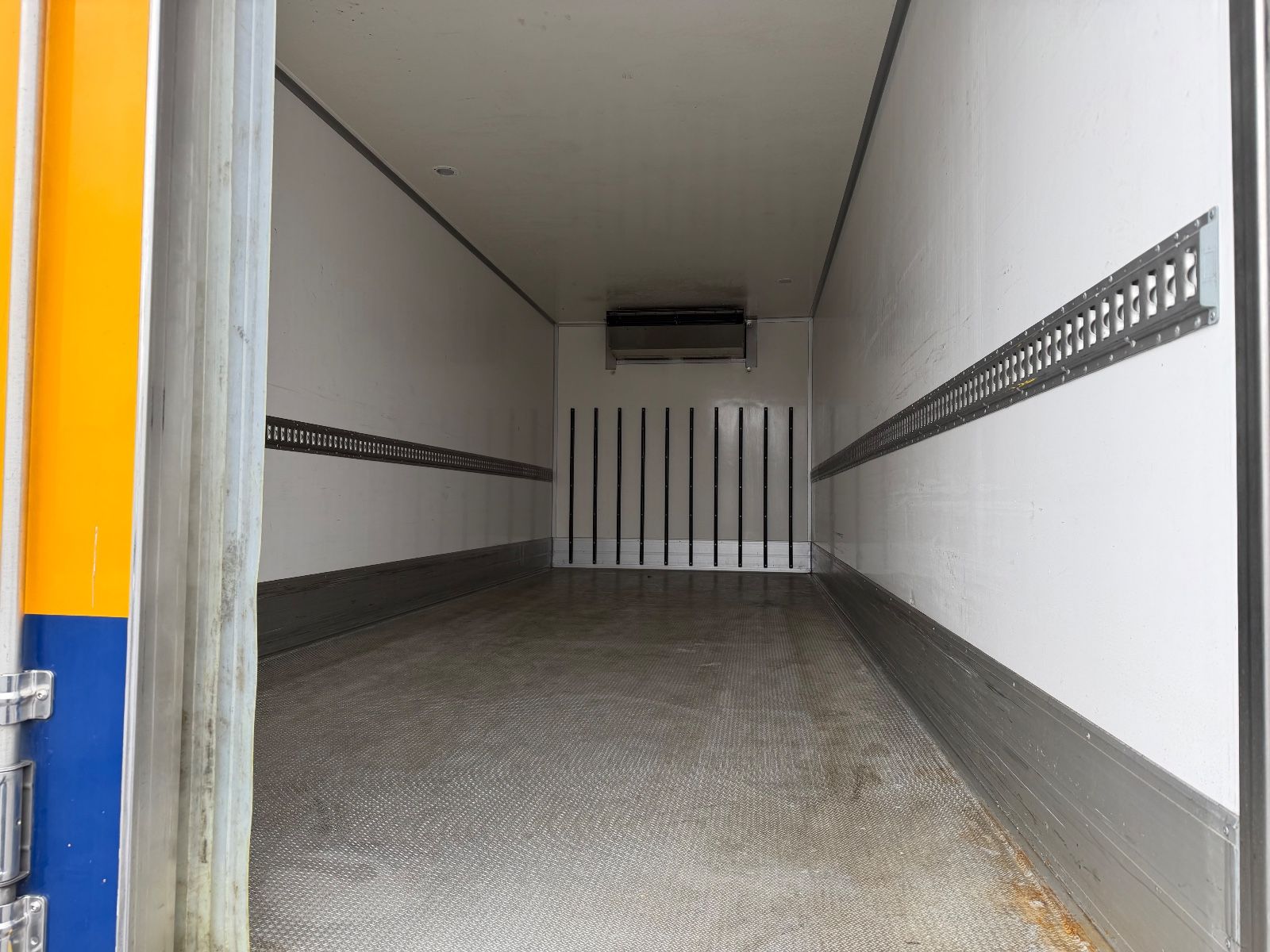 Fahrzeugabbildung Mercedes-Benz Atego 1524 Tiefkühler Thermo King LBW