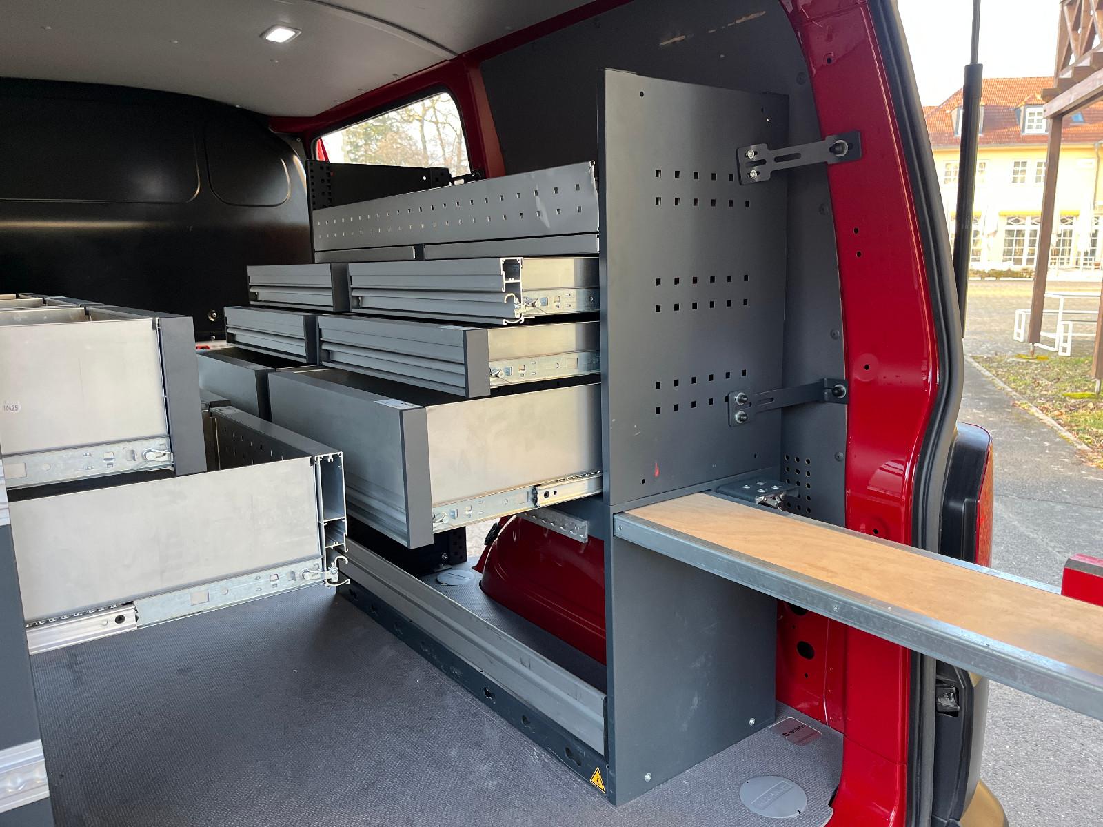 Volkswagen T6.1 WÜRTH REGALSYSTEM KLIMA PDC