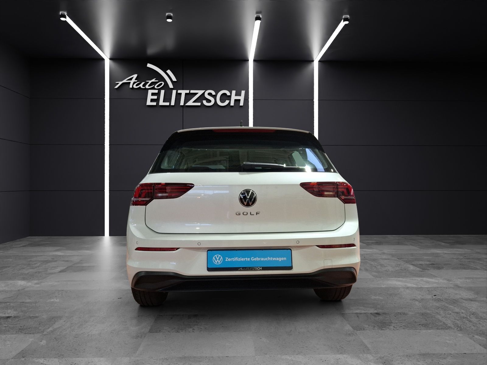 Fahrzeugabbildung Volkswagen Golf VIII TSI Life Standhzg LED Navi AID ACC RFK
