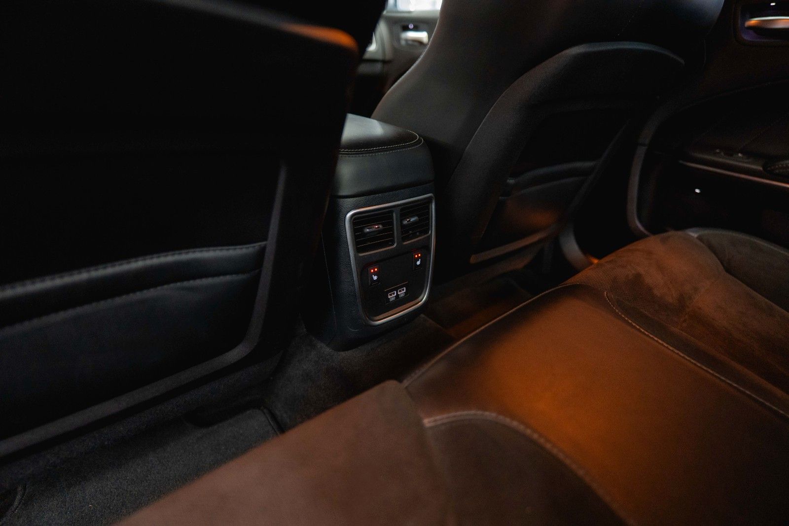 Fahrzeugabbildung Dodge Charger 5.7 V8 HEMI R/T+ Full Options *ACC*LED*