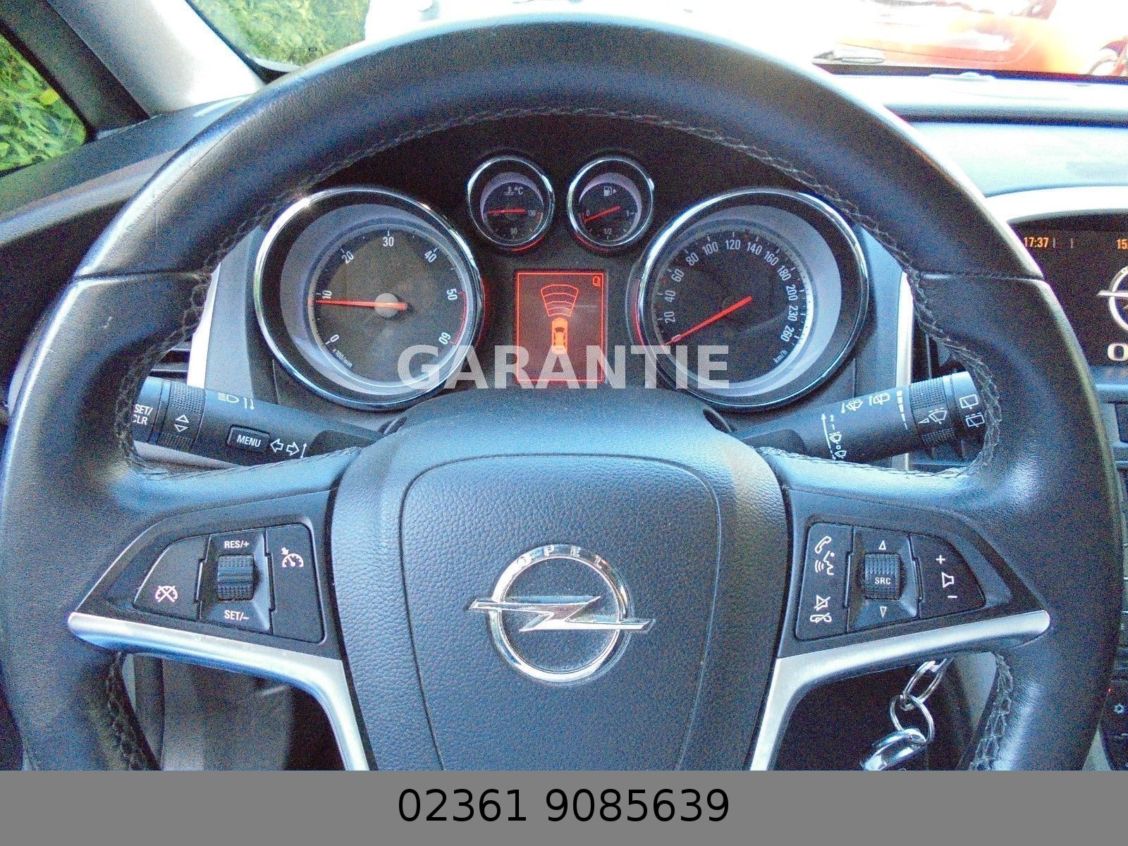 Fahrzeugabbildung Opel Astra J Lim. 5-trg. Edition Klima/Navi/5Türig