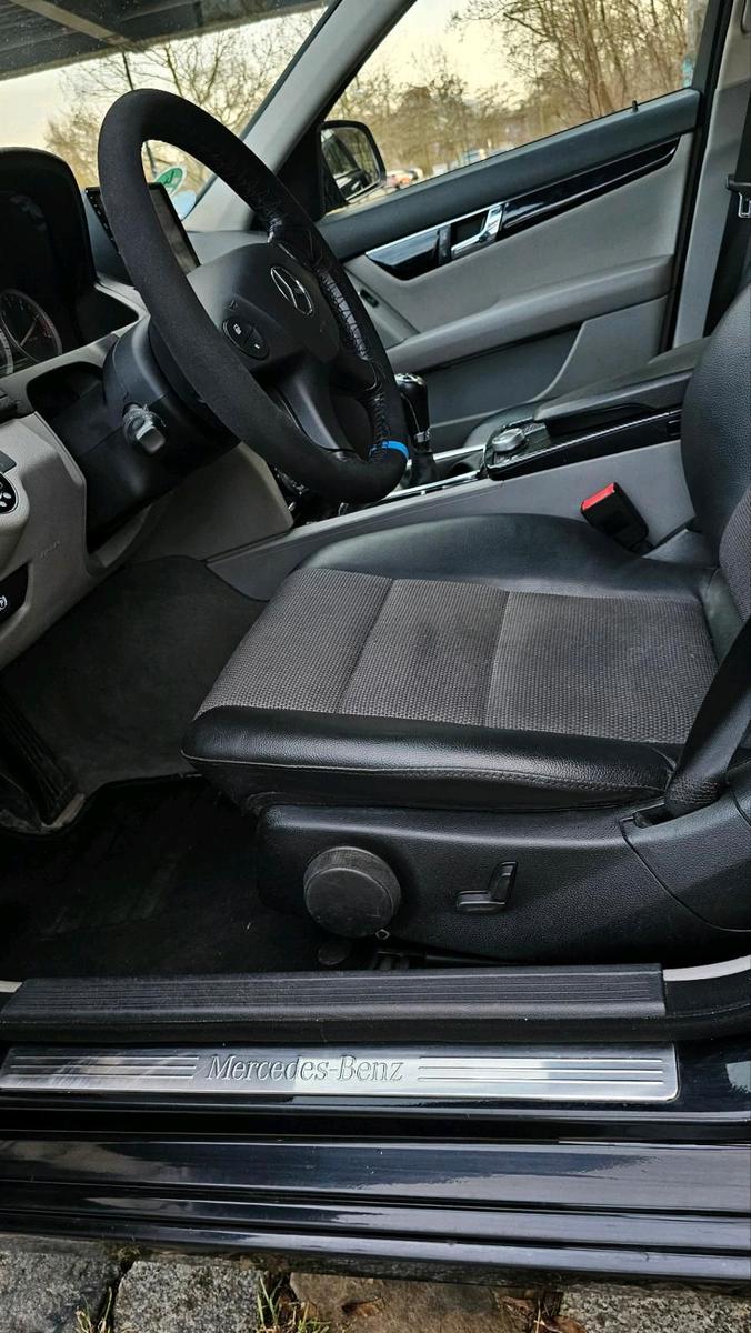 Mercedes-Benz C220 2008 — photo 9