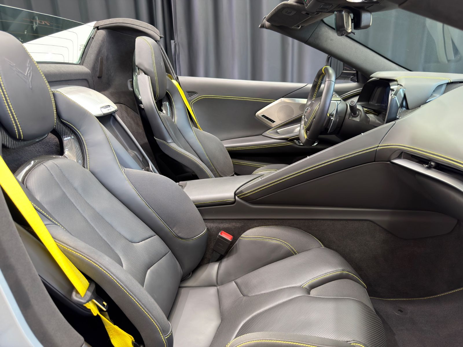Fahrzeugabbildung Corvette C8 6.2 V8 Stingray 3LT Cabrio|CARBON|LIFT|VOLL