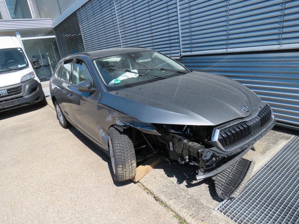 Skoda Octavia Combi 15 TSI mHEV 110 kW Essrnce DSG 2025