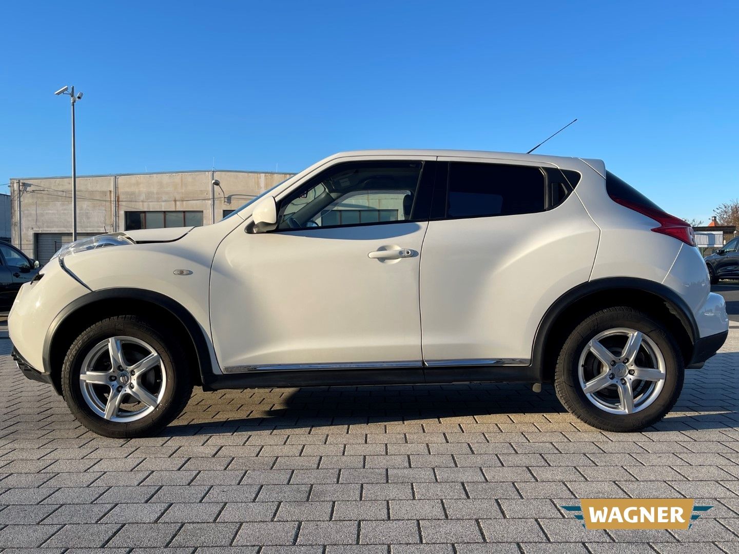 Fahrzeugabbildung Nissan Juke Acenta Rückfahrkamera leichter Frontschaden