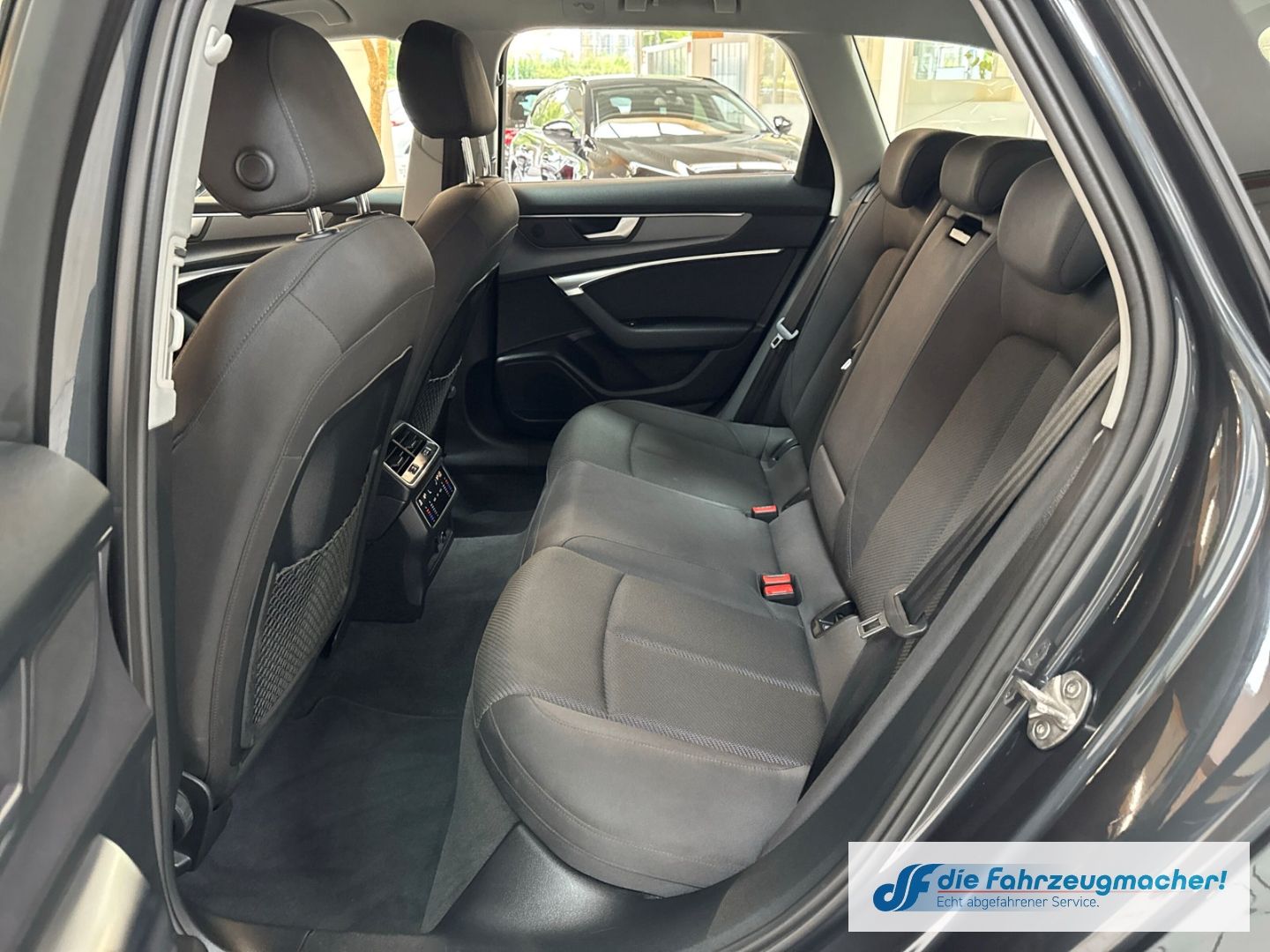Fahrzeugabbildung Audi A6 Avant 50 TFSI e quattro 2.0 Kamera Digi Cockp