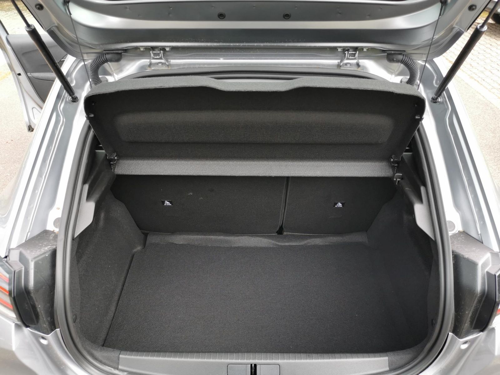 Fahrzeugabbildung Peugeot 208 Style 100 PS MT