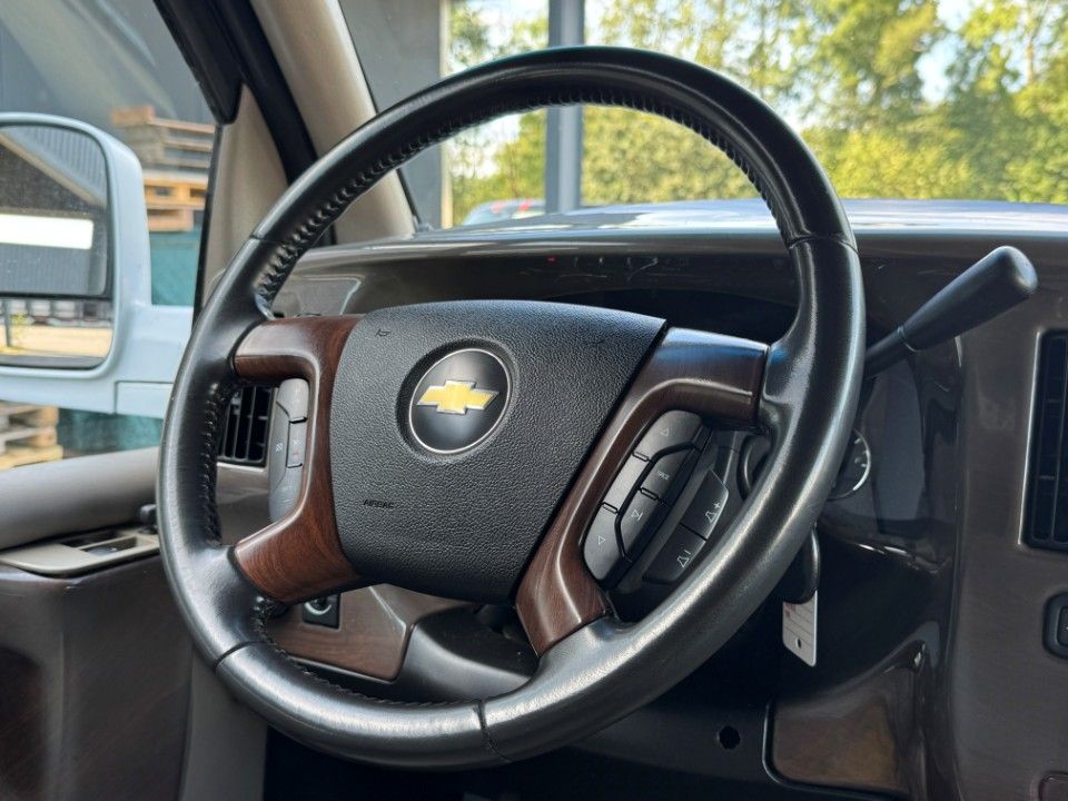 Fahrzeugabbildung Chevrolet Express Chevy Van Explorer Ltd. SE