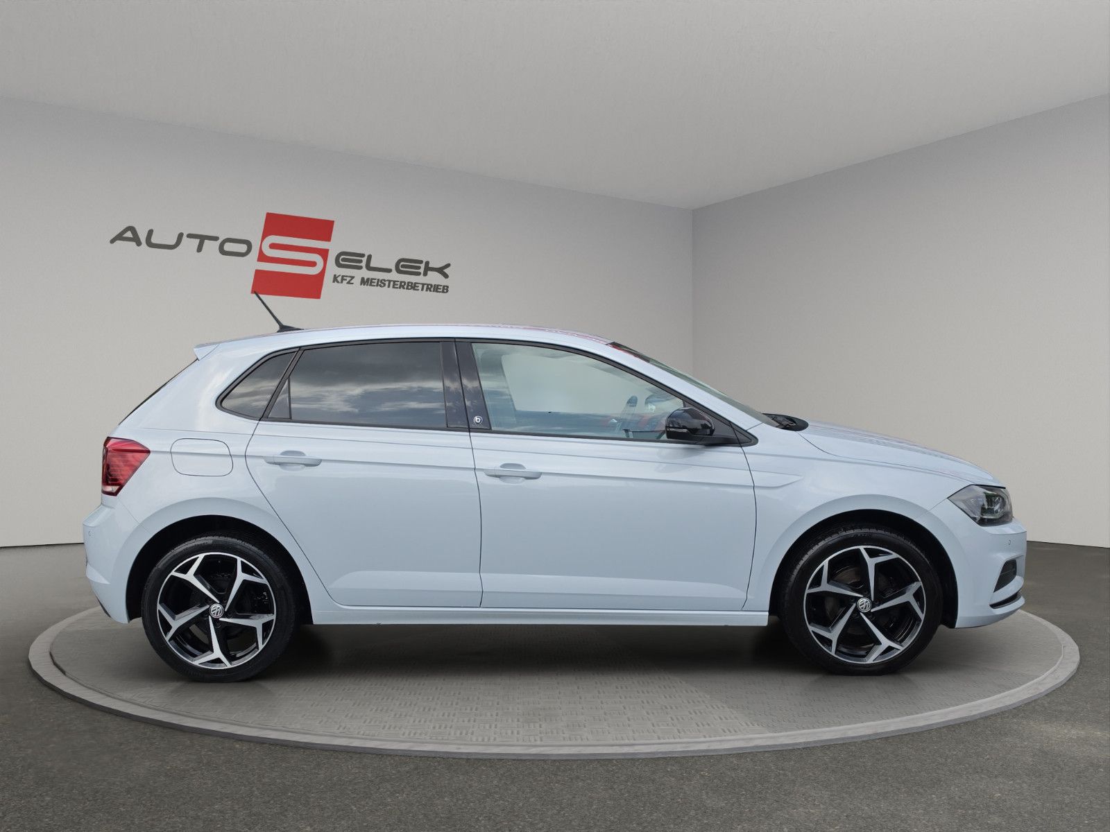 Fahrzeugabbildung Volkswagen Polo VI beats 1.HAND ACC LEDER NAVI DIGITACHO