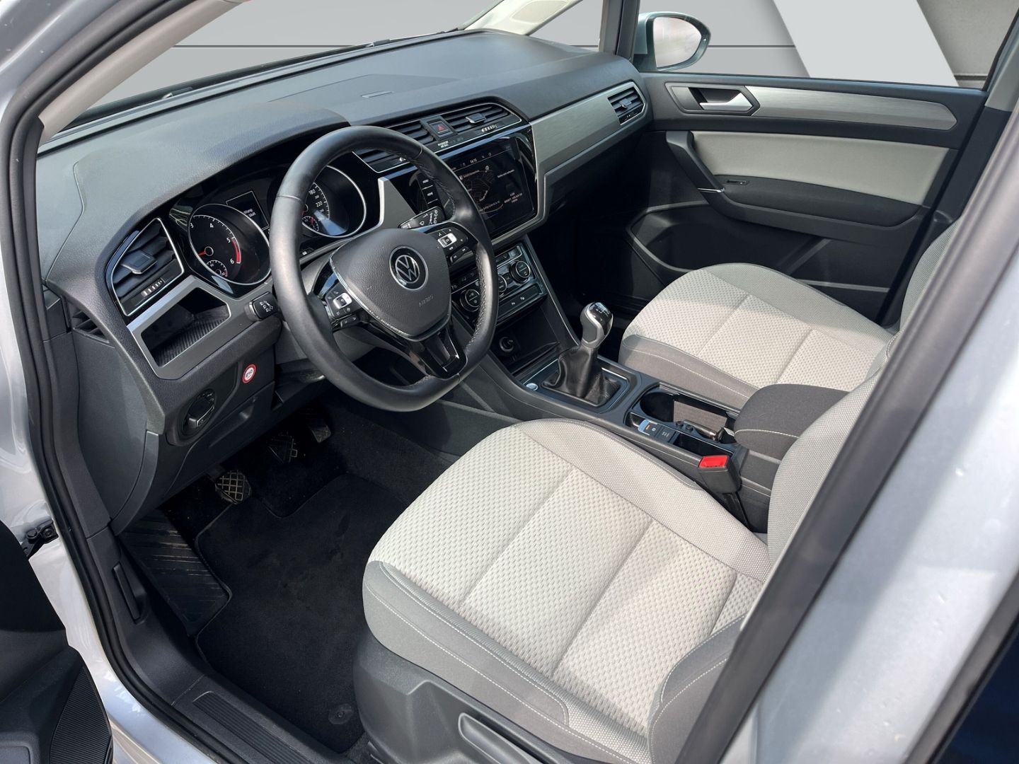 Volkswagen Touran 2.0 TDI Comfortline DCC Keyless AD Navi foto 4