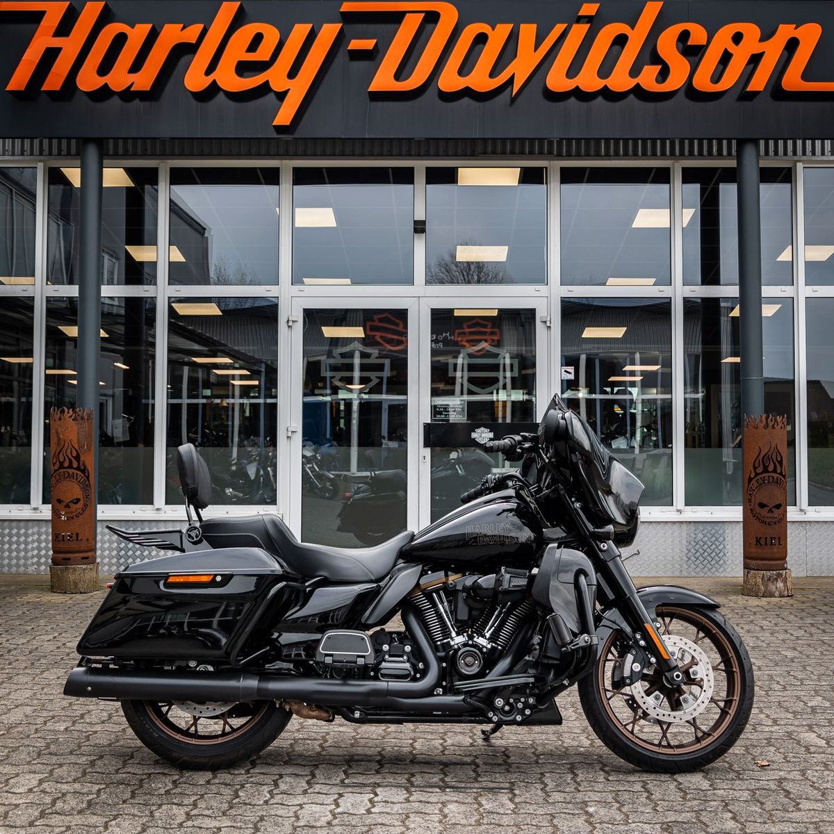Fahrzeugabbildung Harley-Davidson FLHXST STREET GLIDE ST 117 - Kesstech -