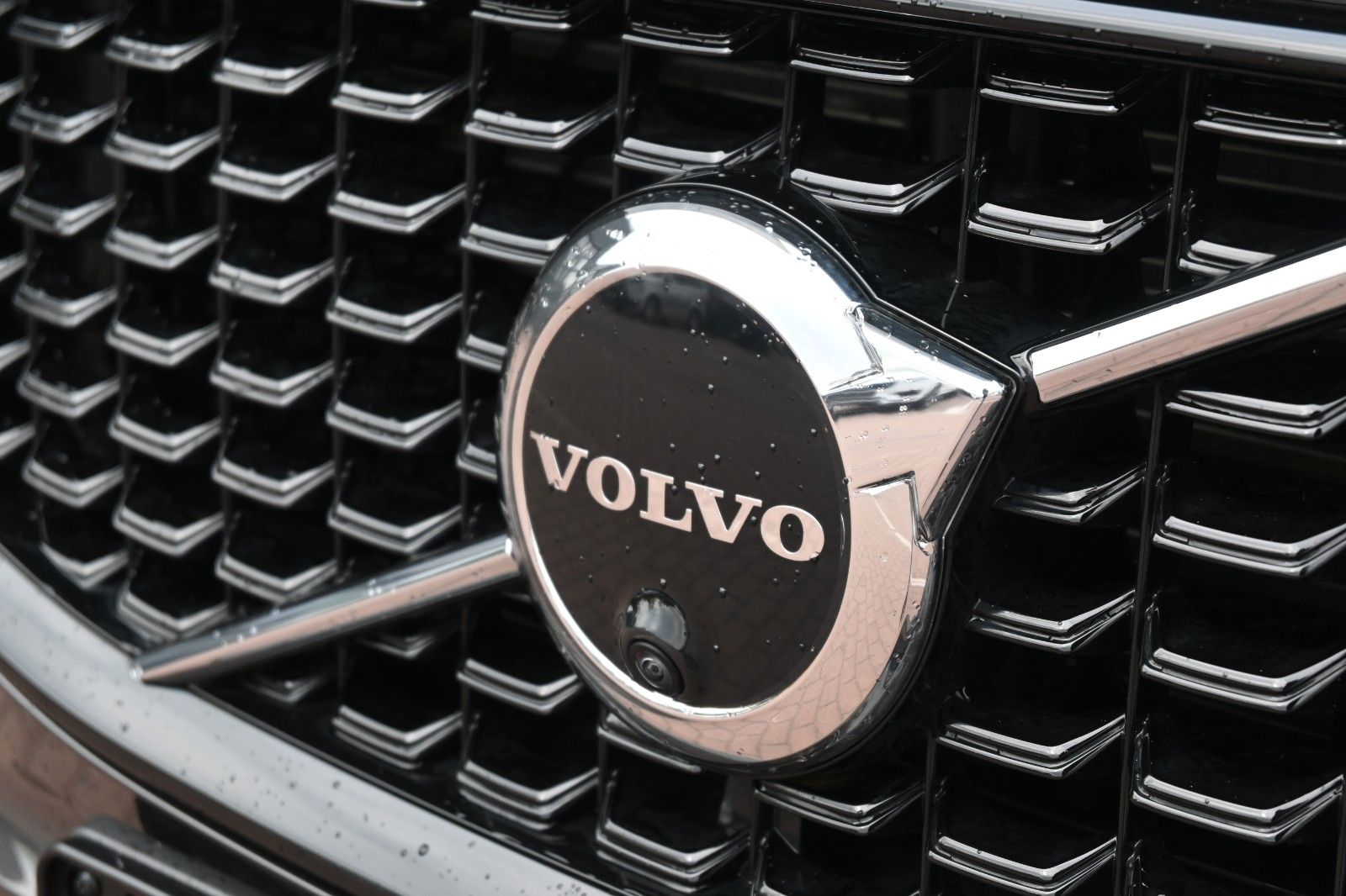 Fahrzeugabbildung Volvo XC60 B5D AWD Ultimate Dark*LED*PANO*STHZ*B&W*360