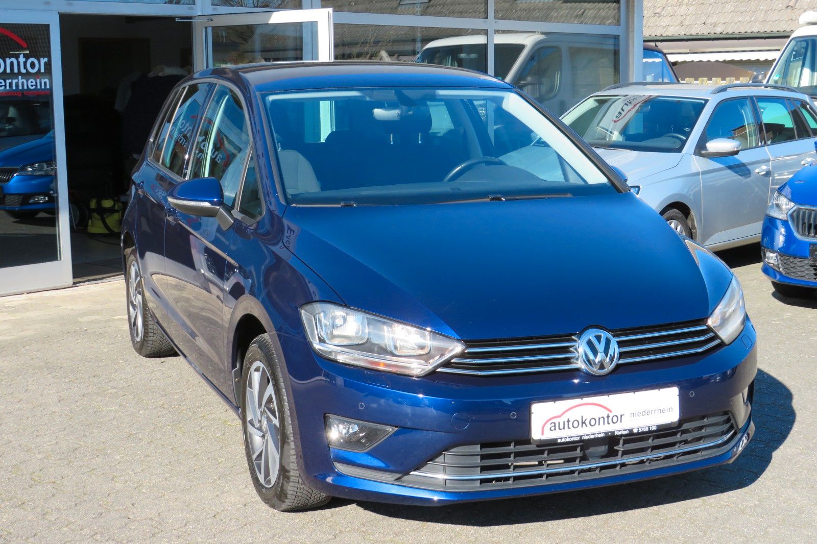 Fahrzeugabbildung Volkswagen Golf Sportsvan DSG SOUND SITZH. PDC ACC AHK