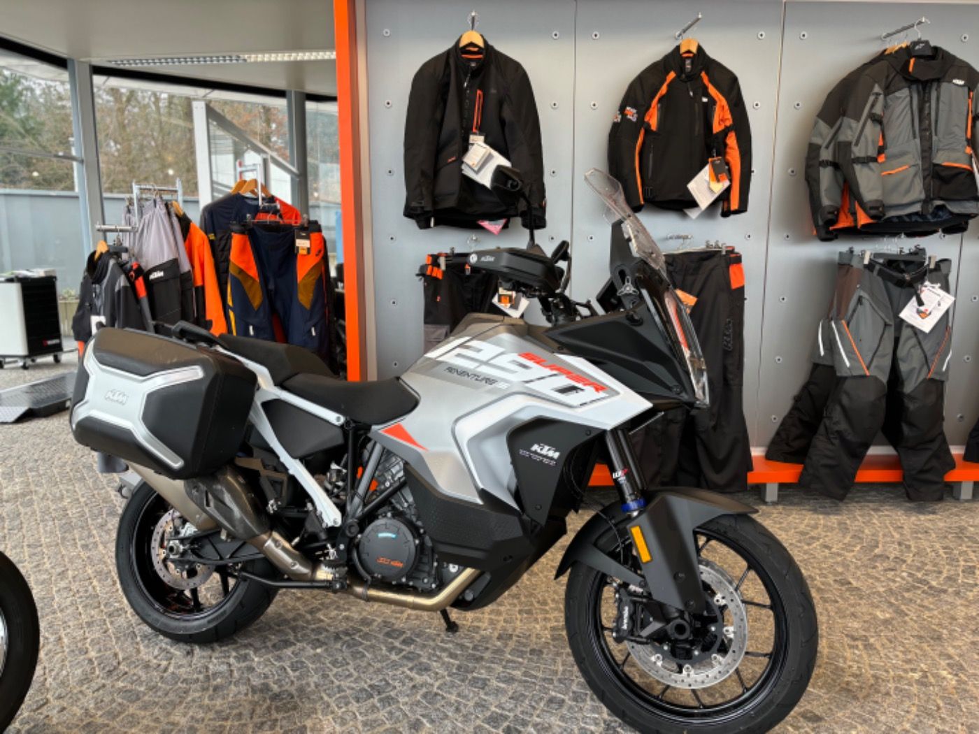 Fahrzeugabbildung KTM 1290 Super Adventure S Koffer, Akra, Service TÜV
