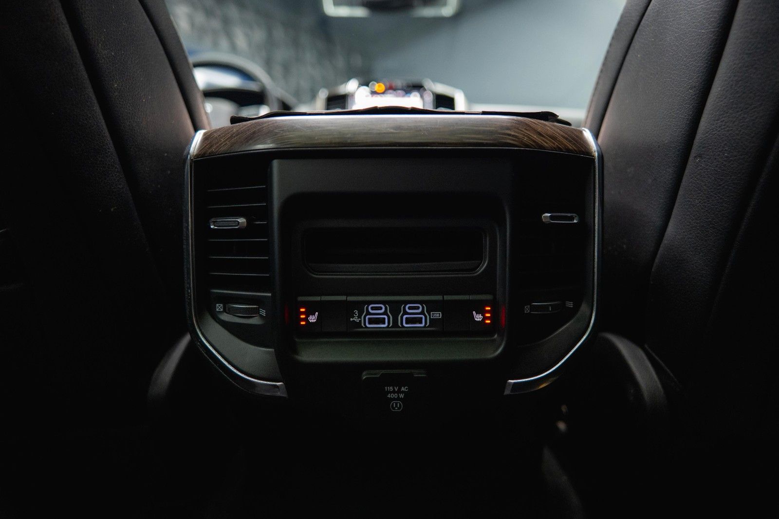Fahrzeugabbildung Dodge RAM 5.7 V8 HEMI 4x4 LARAMIE LPG *Unfallfrei*Pano