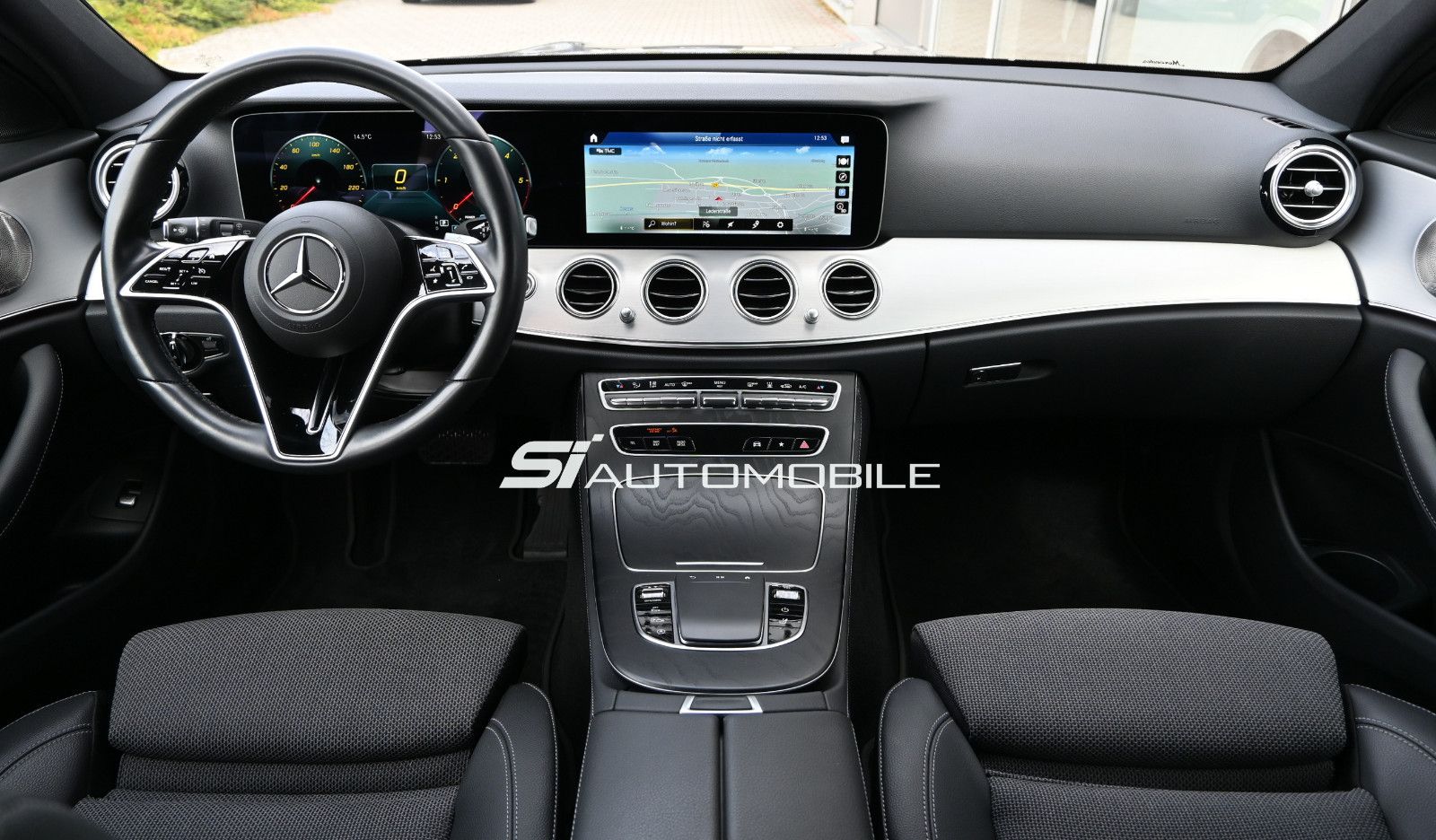 Fahrzeugabbildung Mercedes-Benz E 220 d T Avantgarde °NIGHT°AHK°STANDHZ°BURMEST°