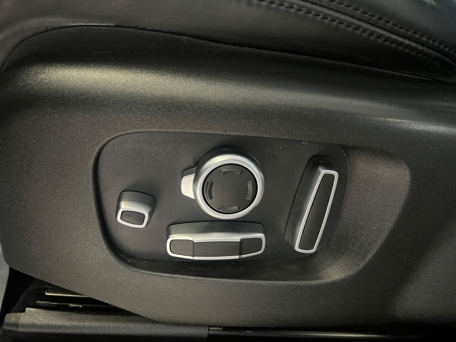 Fahrzeugabbildung Land Rover Range Rover Sport Autobiography Dynamic *TV*
