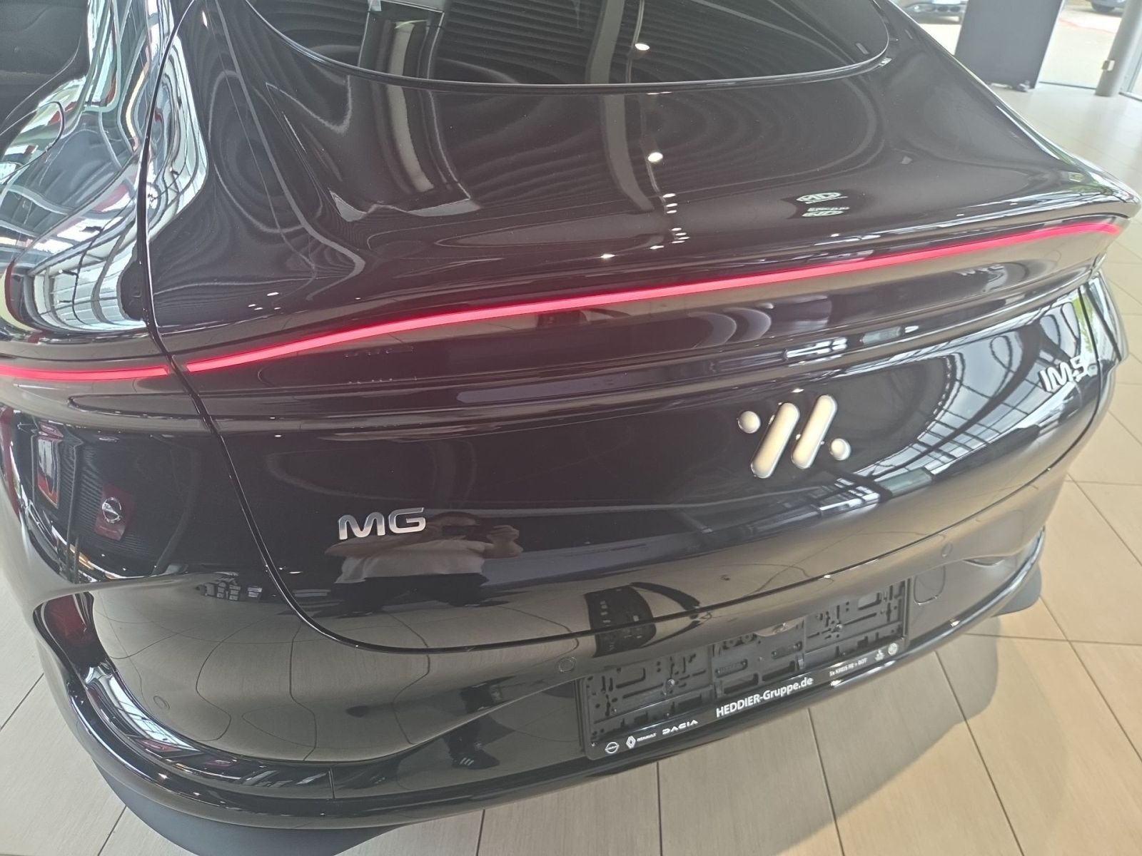 Fahrzeugabbildung MG IM5 Premium 408 PS Autom. *BESTELLFAHRZEUG*