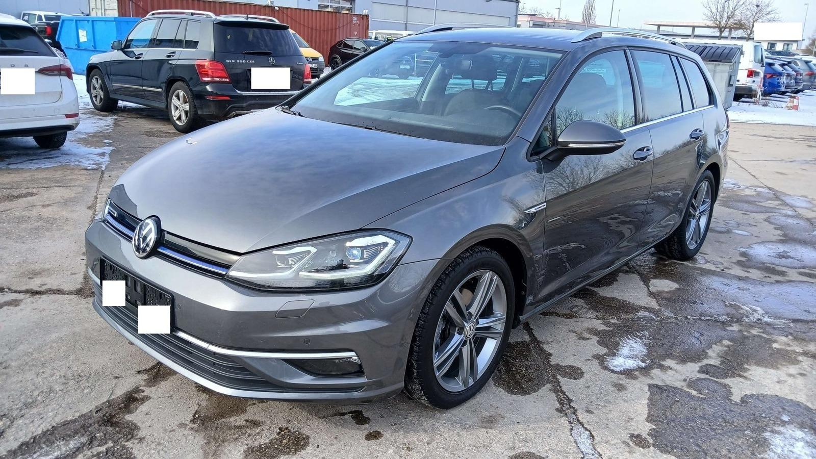 Volkswagen Golf Var. 1.5TSI HIGHLINE LED AHK LM ACC APP-CON