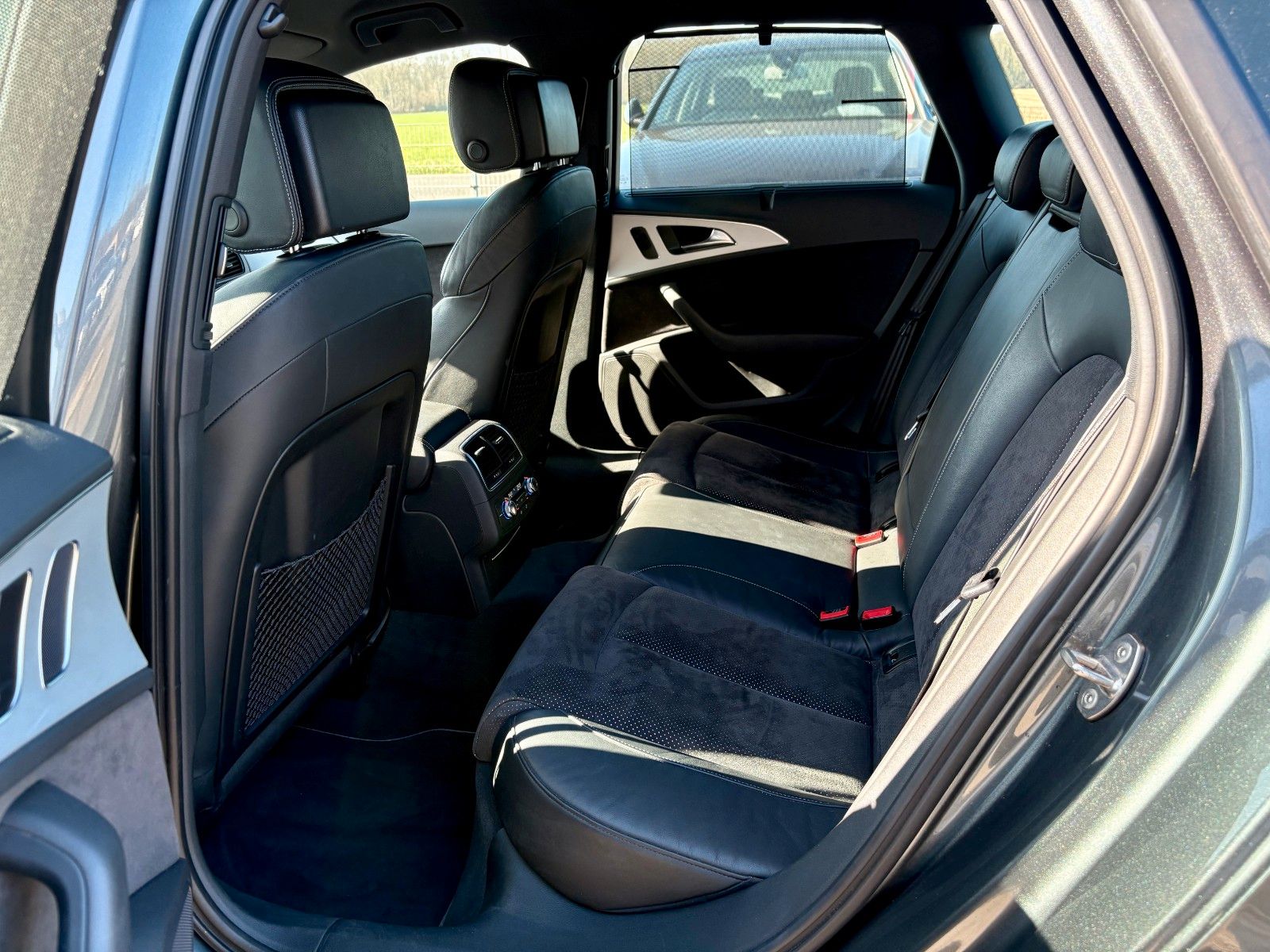 Fahrzeugabbildung Audi A6 Avant 3.0 TDI quattro Aut. S LINE SPORT Navi