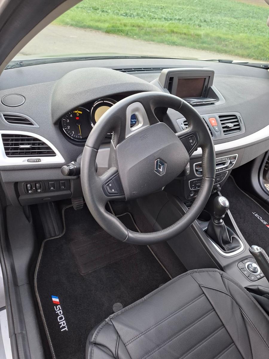 Renault Megane 2009 — двигун 1.870 cm³, 131 HP (96kW)