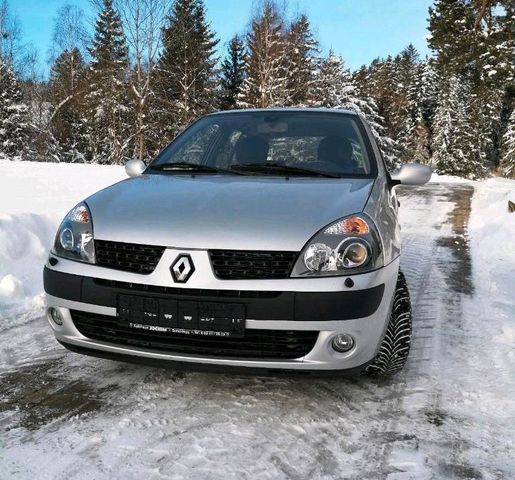 Renault Clio 1.6 16V 1.5 dCi