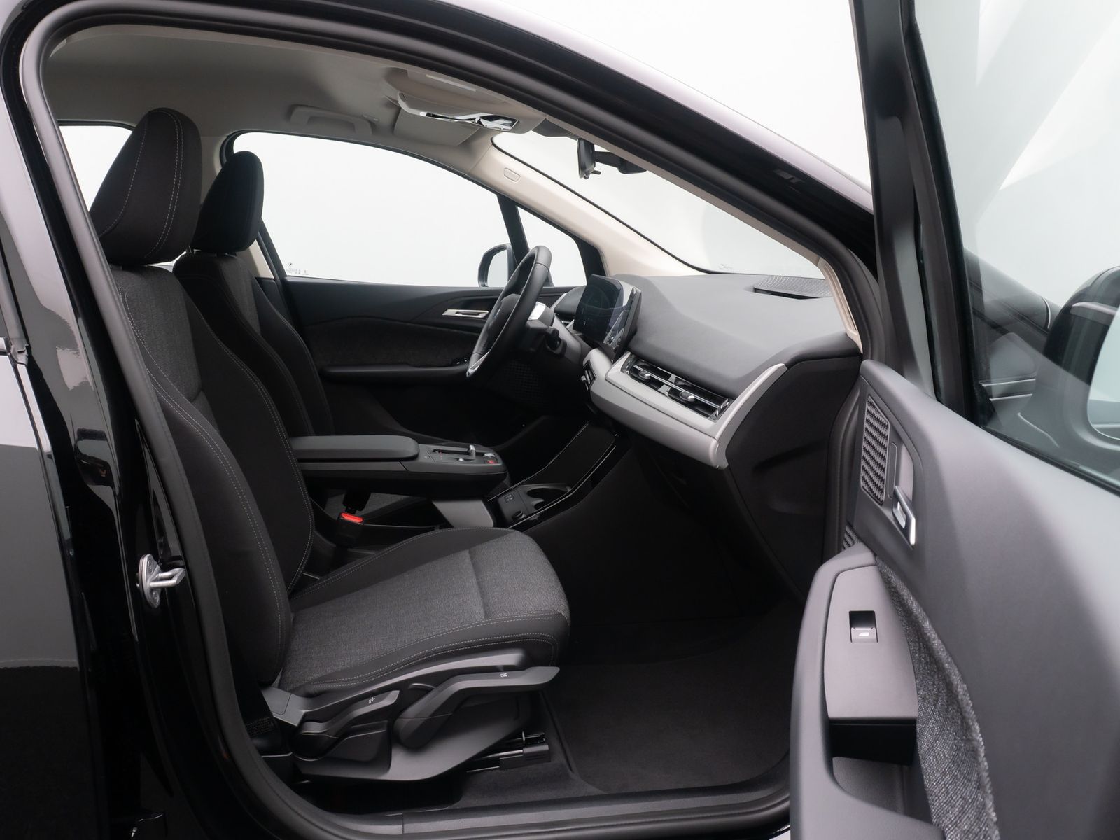 Fahrzeugabbildung BMW 216i Active Tourer Kamera DAB Sitzhzg Alarm LED