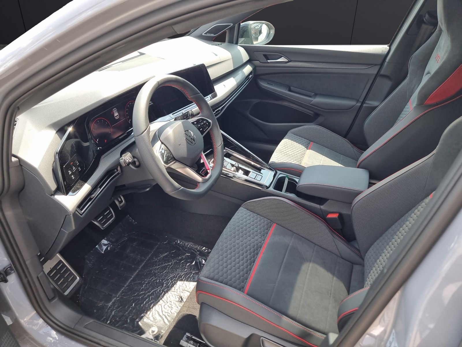 Fahrzeugabbildung Volkswagen Golf VIII GTI Clubsport Akrapovic Matrix Navi Pa