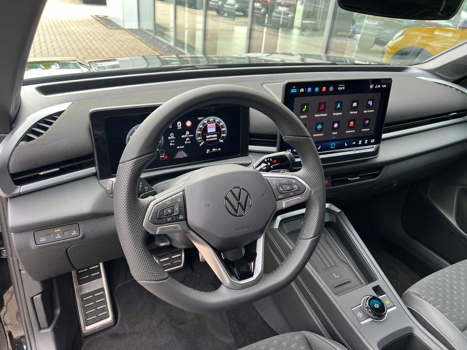 Fahrzeugabbildung Volkswagen T-Roc R-Line 1.5 eTSI DSG *AHK, LED, ACC, 18"-LM