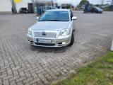 Toyota Avensis Executive 2,2-l-D-CAT Executive - Toyota Avensis aus 2005 mit Diesel-Antrieb