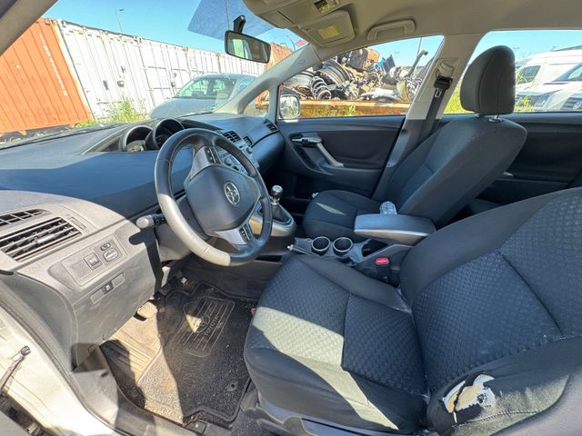 Toyota Verso  Life