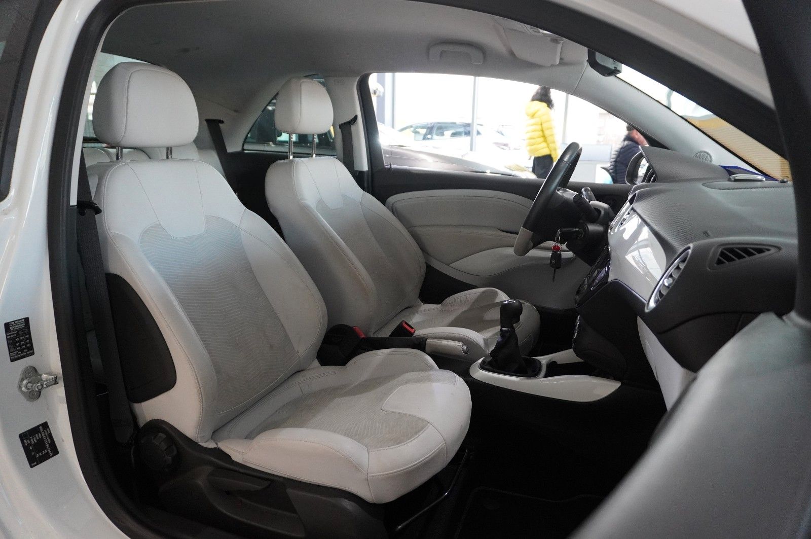 Fahrzeugabbildung Opel Adam 1.4 WHITE LINK LED/TEMP./SPORT/SH/KLIMA/USB