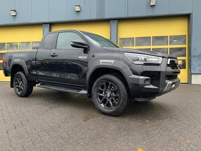 Toyota Hilux 2.8 D-4D Xtra Cab Invincible