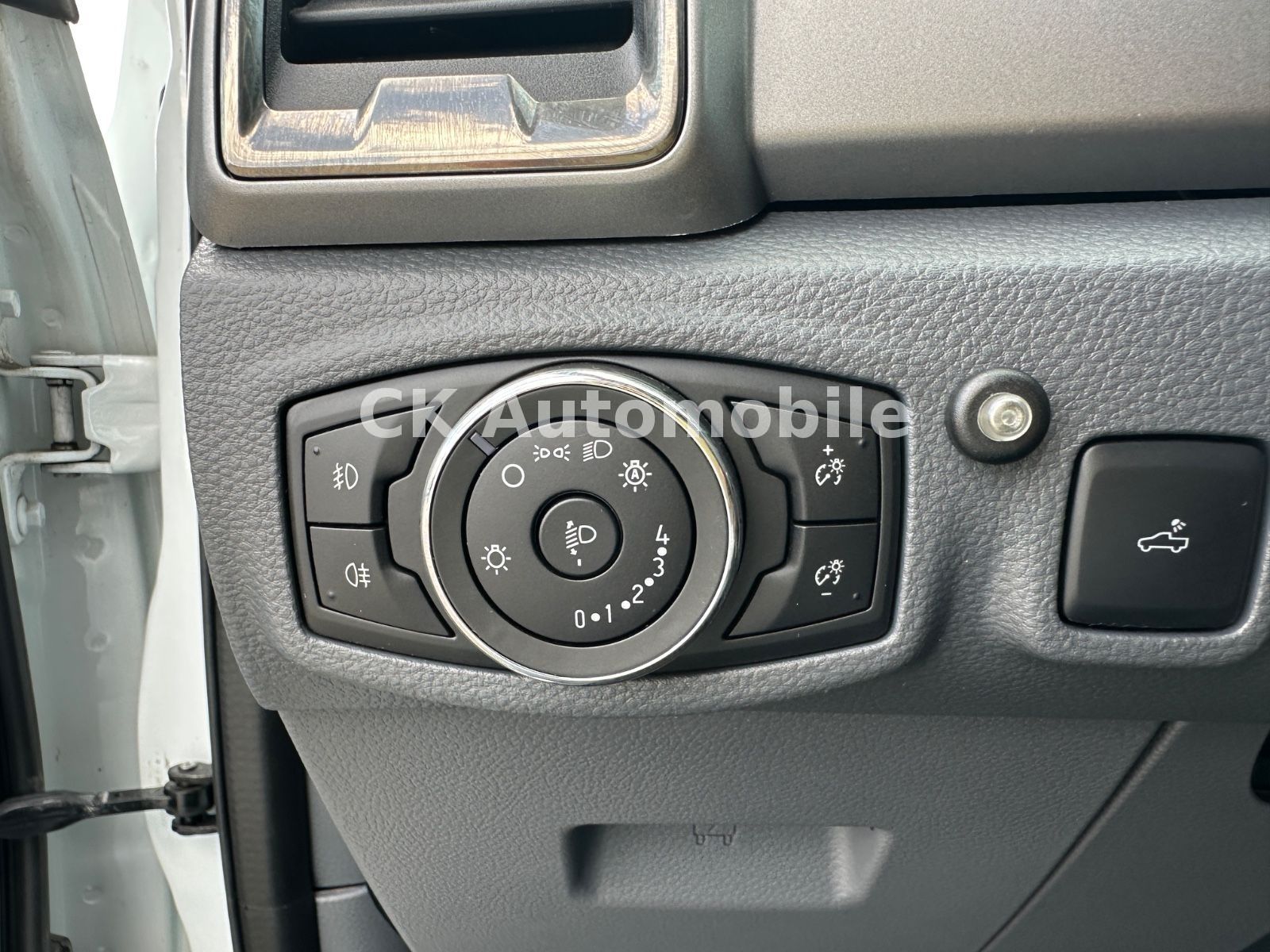 Fahrzeugabbildung Ford Ranger 3.2 TDCi Limited Extrakabine 4x4/Navi/AHK