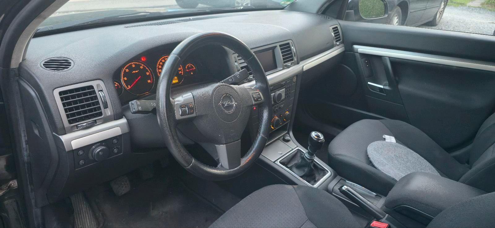 Opel Signum 2007 — photo 7