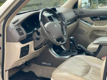 Toyota Land Cruiser - 9