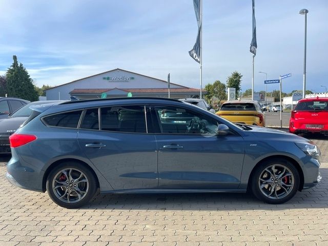 Fahrzeugabbildung Ford Focus ST-Line totWinkAss Kamera LED SpurhalteAss