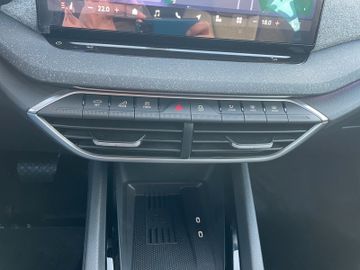 Skoda Octavia Combi 2.0 TDI DSG *AHK*MATRIX*PANO*NAVI*