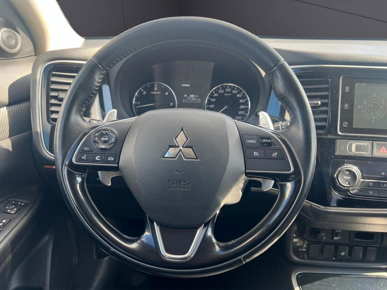 Mitsubishi Outlander 4x4 KLIMA,NAVI,PDC,360CAM,SHZ,XENON,BT