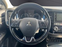 MITSUBISHI Outlander 4x4 KLIMA,NAVI,PDC,360CAM,SHZ,XENON,BT
