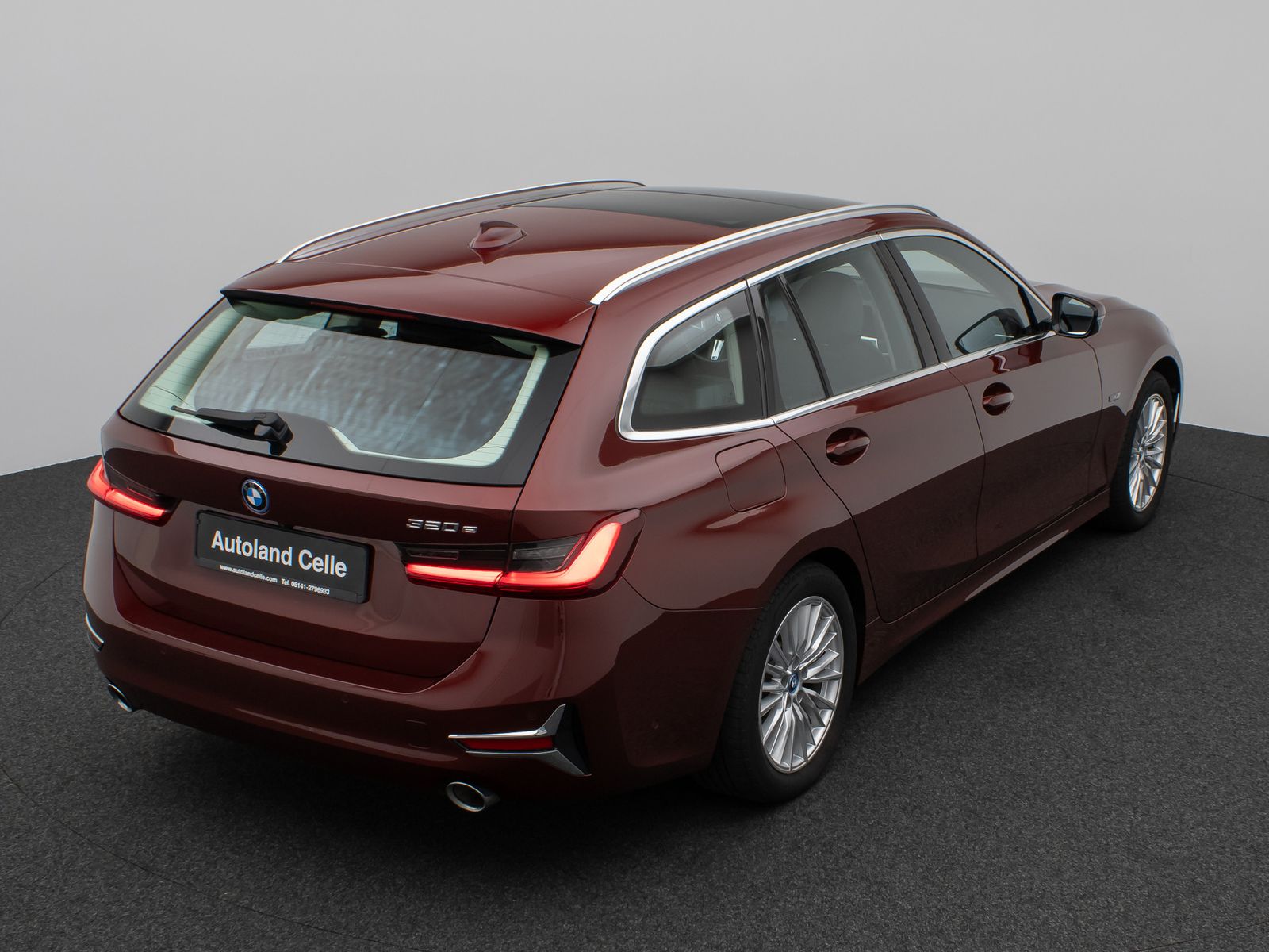 Fahrzeugabbildung BMW 320e Luxury Line Panorama Kamera DAB AHK Alarm