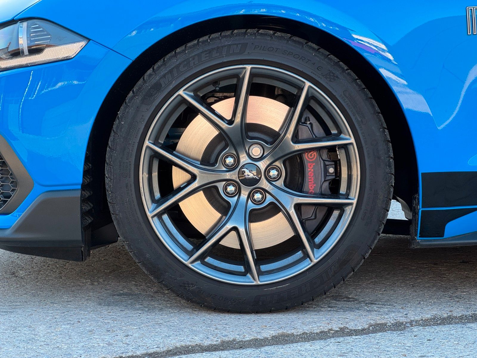 Fahrzeugabbildung Ford Mustang Mach 1 5.0L V8 Fastback Schalter Perfor.
