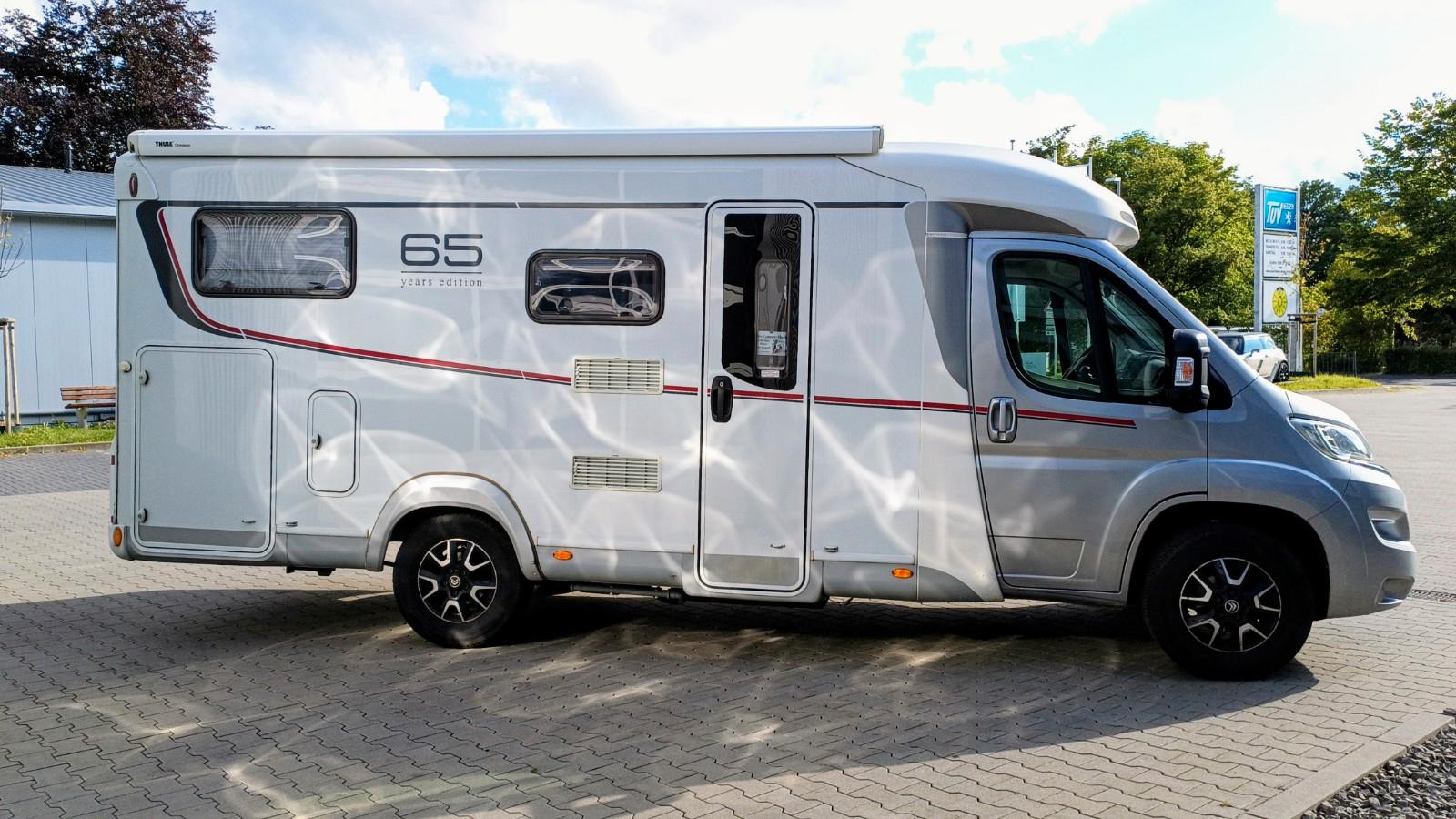 LMC V 643 G 65 Years/Solar/Duo Control/Rahmenfenster